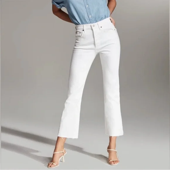SOLD // Aritzia Denim Forum The Bailey High Rise Crop Flare White Size 25 #73271 - Picture 1 of 10